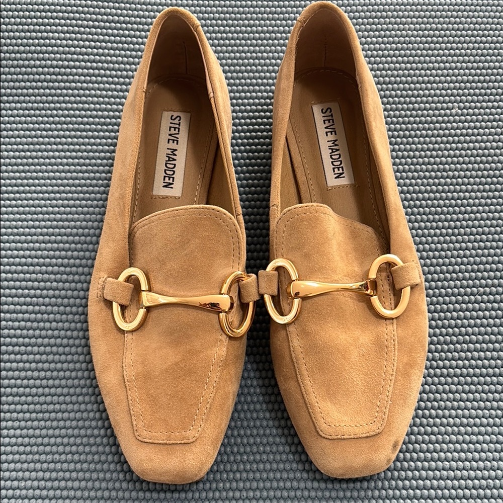 Steve Madden Camel Loafers with Gold Accent